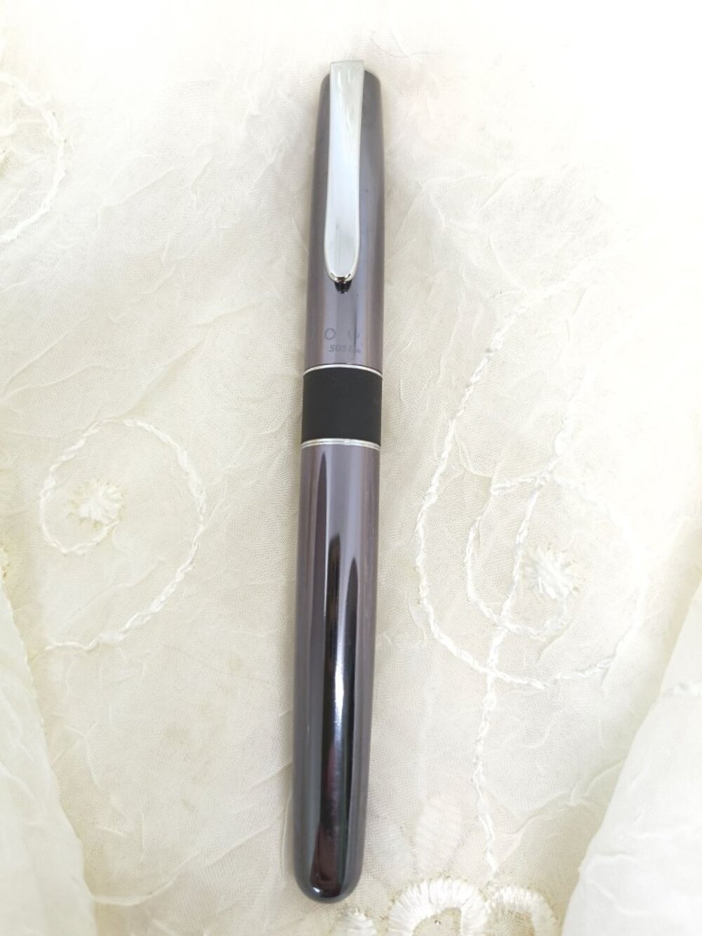 Tombow Zoom 505 BW Metallic Gray / Black Pen